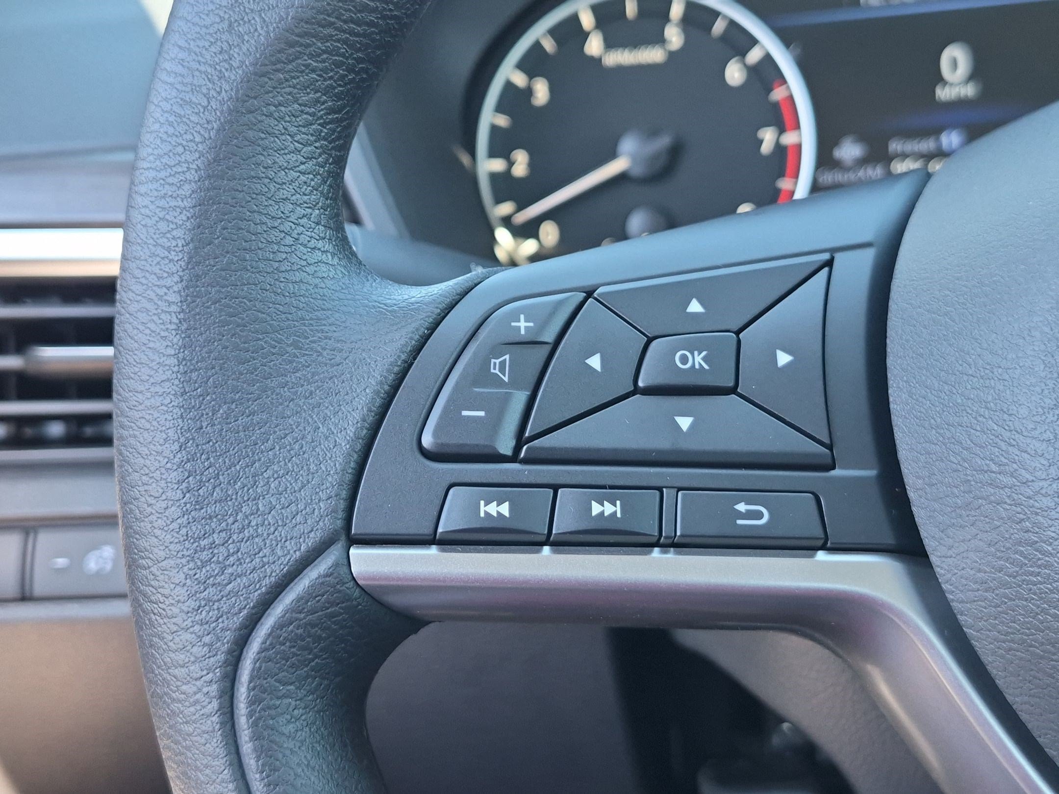 New 2026 Nissan Altima 2.5 SV FWD image 18