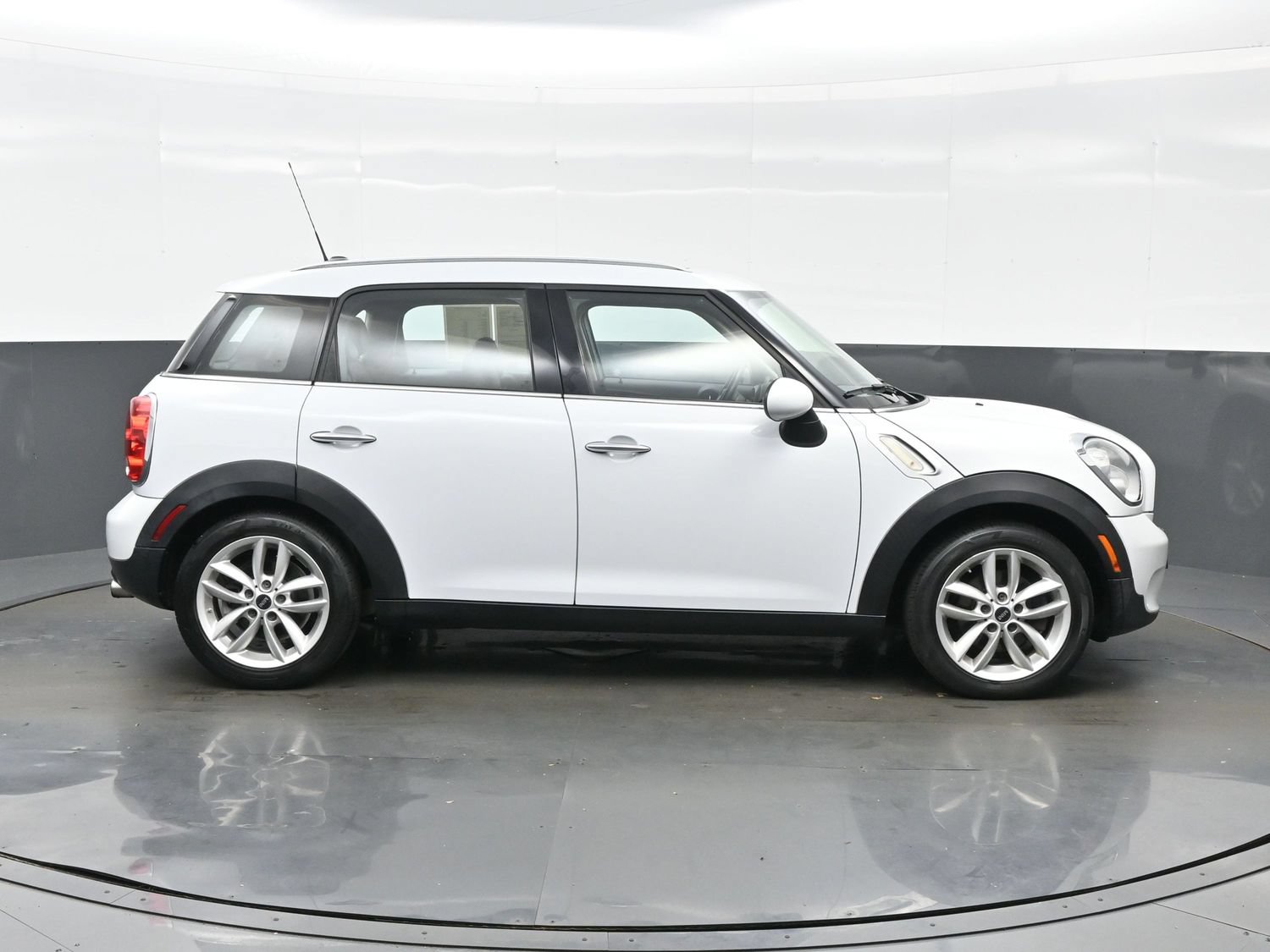 Used 2012 MINI Cooper Countryman FWD image 7