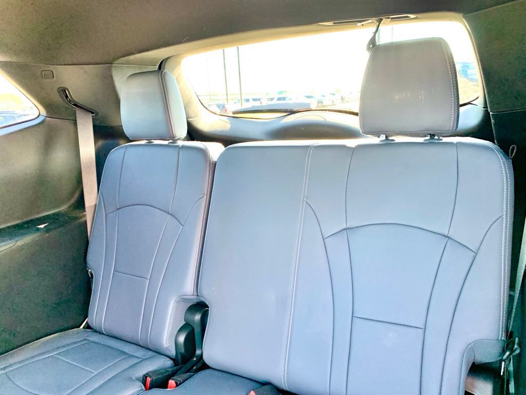 Used 2022 Buick Enclave Premium w/ Experience Buick Package FWD image 16