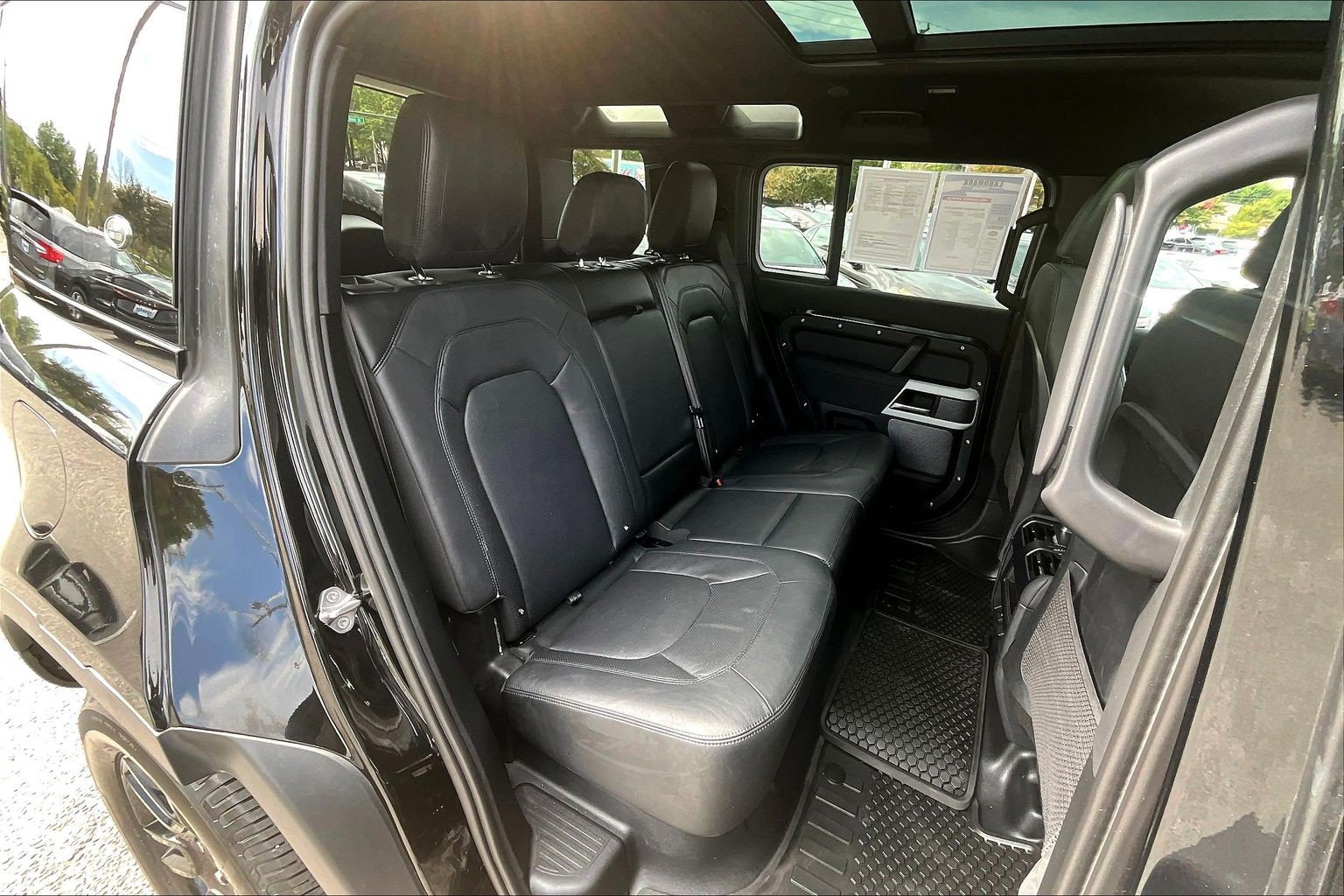 Used 2023 Land Rover Defender 110 S AWD/4WD image 29