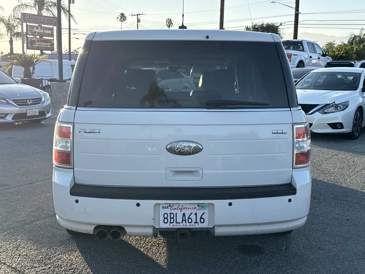 Used 2011 Ford Flex SEL w/ Rapid Spec Order Code FWD image 3