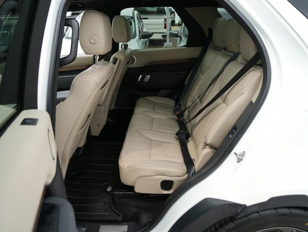 Used 2018 Land Rover Discovery HSE AWD/4WD image 26