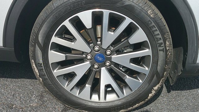 Used 2020 Ford Escape Titanium image 29