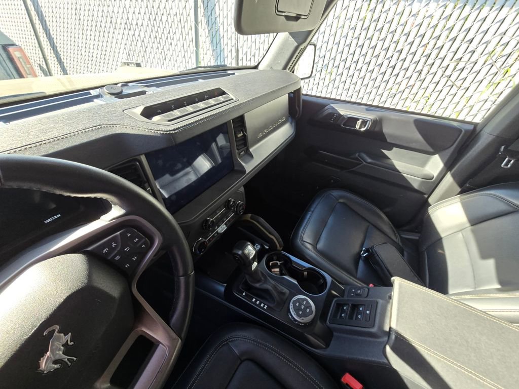 Used 2025 Ford Bronco Badlands image 17