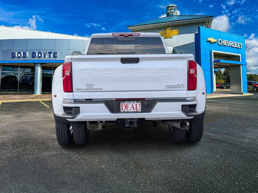 New 2026 Chevrolet Silverado 3500 High Country w/ High Country Premium Package AWD/4WD image 4