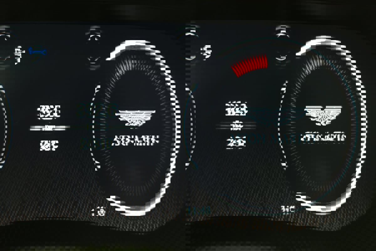 Used 2021 Aston Martin DBX image 12