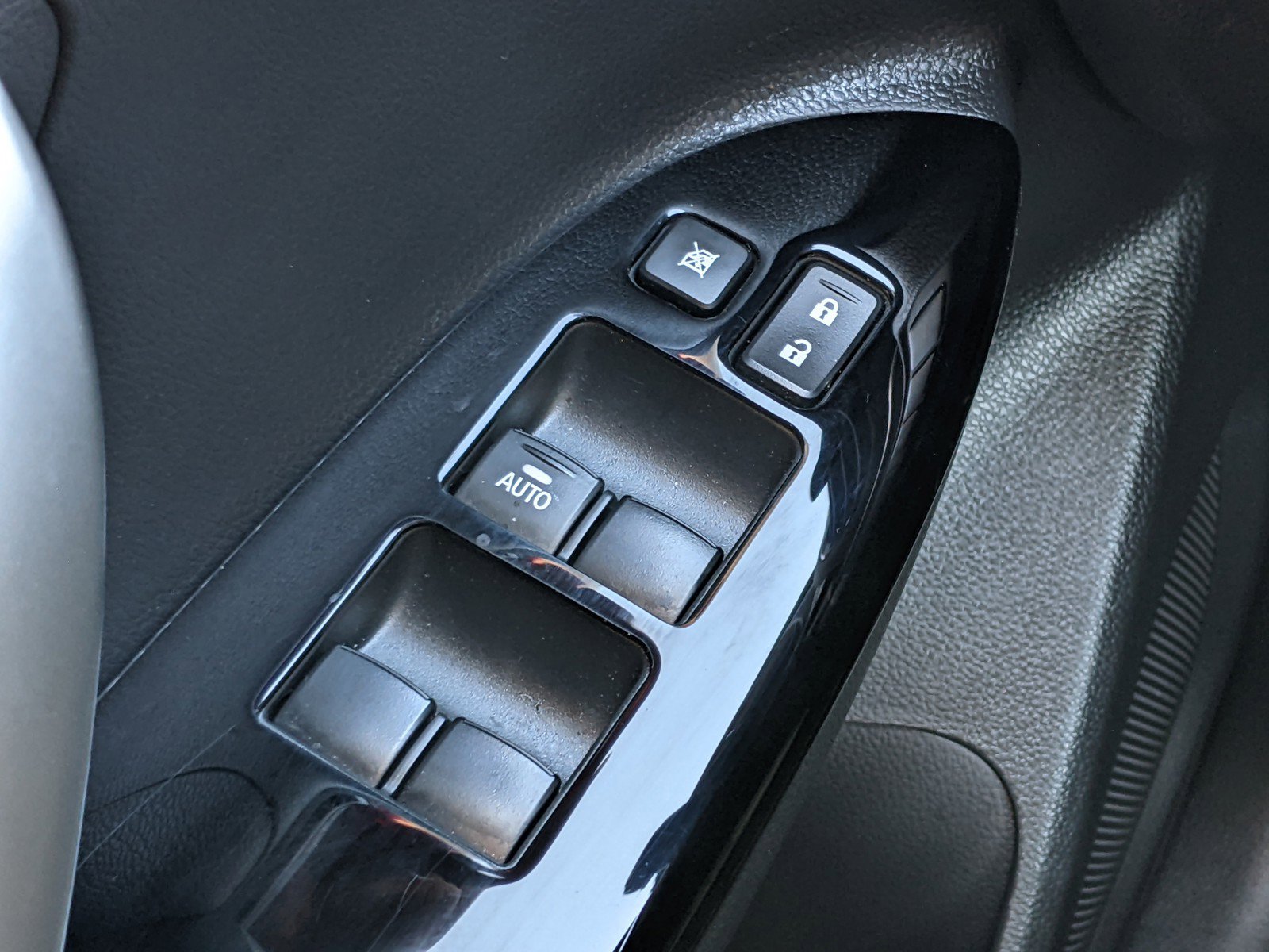 Used 2024 Mitsubishi Eclipse Cross LE image 17