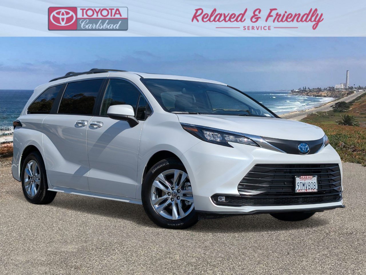 Used 2025 Toyota Sienna XLE w/ XLE Plus Package image 1