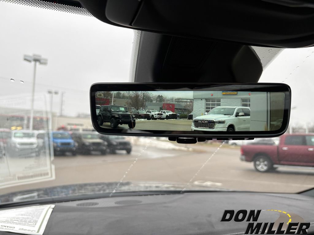 New 2025 Jeep Grand Cherokee Limited w/ Luxury Tech Group II image 23