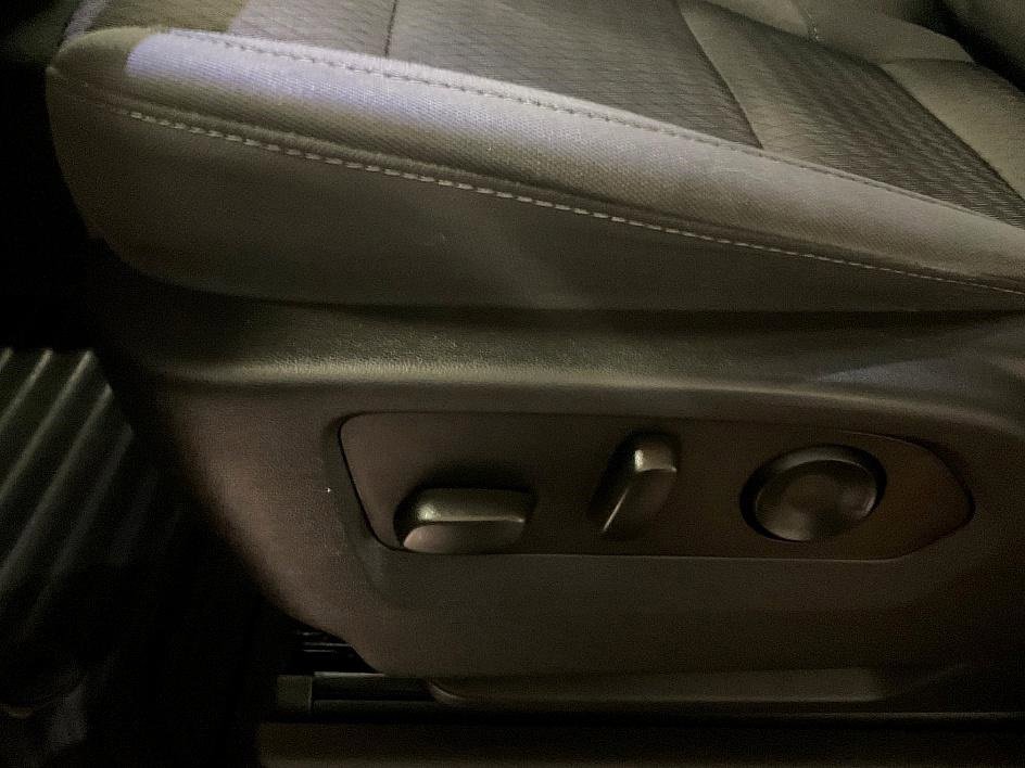 Used 2022 Chevrolet Silverado 1500 Custom image 16