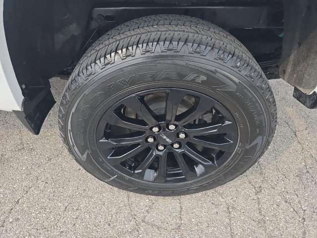 Used 2022 GMC Canyon Elevation Standard image 11