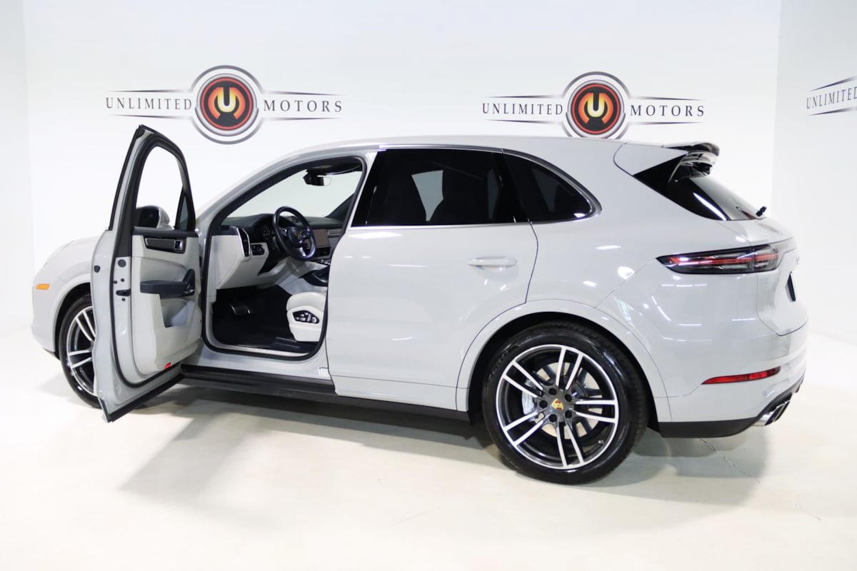 Used 2020 Porsche Cayenne Turbo AWD/4WD image 83