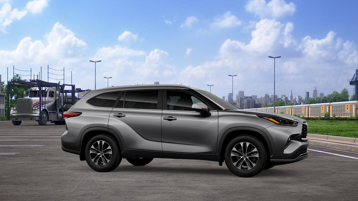 New 2026 Toyota Highlander XLE image 13
