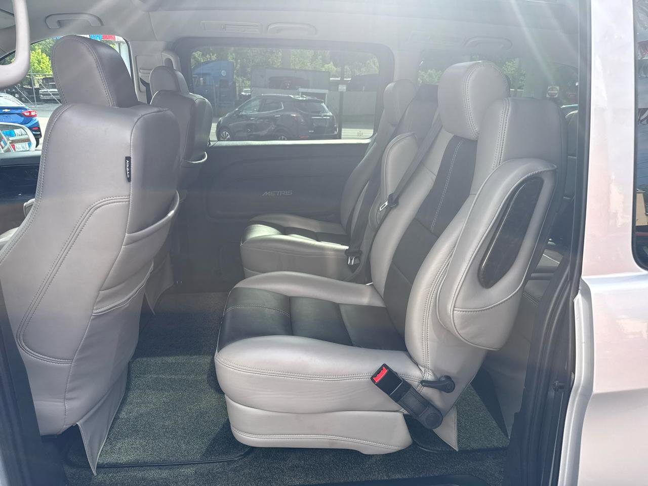 Used 2016 Mercedes-Benz Metris Passenger image 27