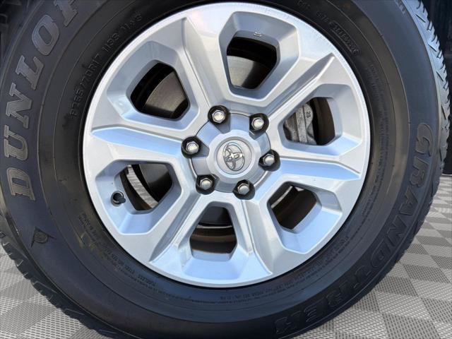 Used 2022 Toyota 4Runner SR5 RWD image 9