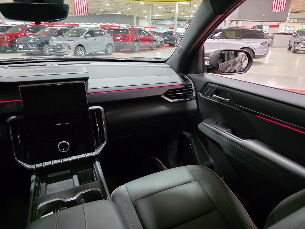 Certified 2025 GMC Acadia AT4 w/ Super Cruise Package AWD/4WD image 19