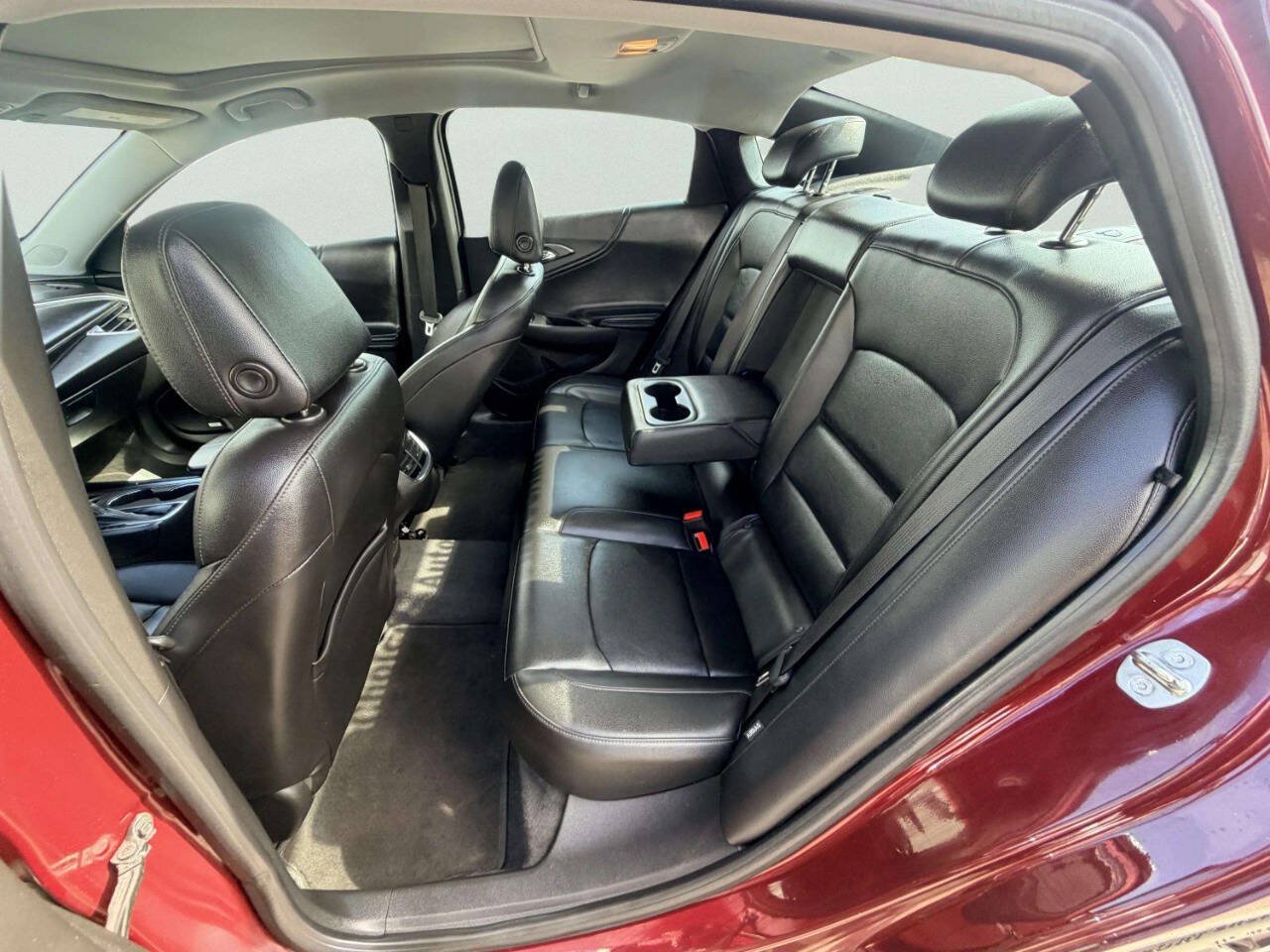 Used 2016 Chevrolet Malibu LT w/ Leather Package FWD image 20