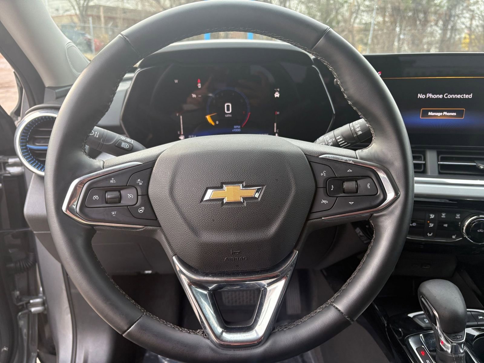 Used 2025 Chevrolet Trax LT w/ LT Convenience Package image 25