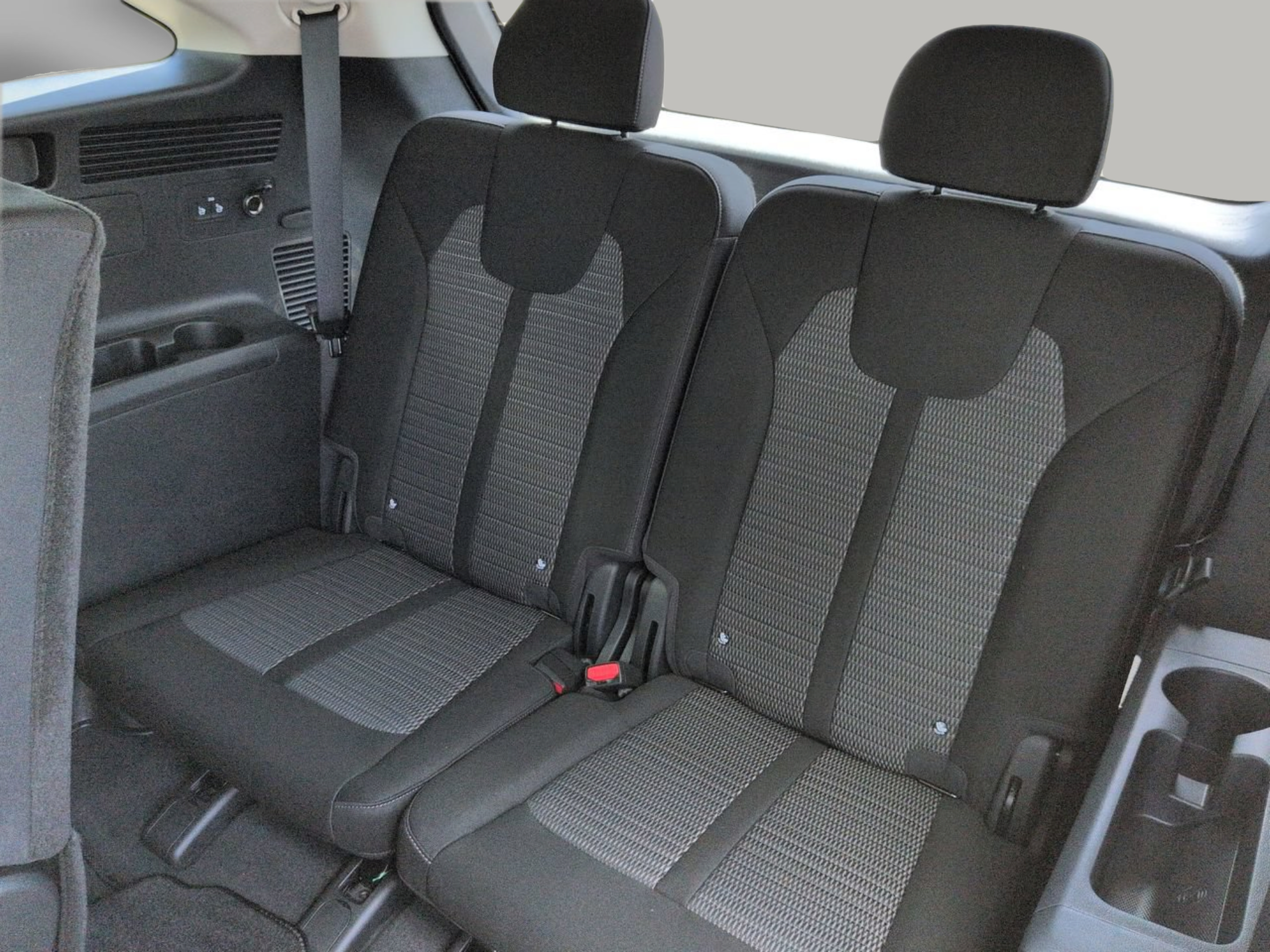 New 2026 Kia Sorento LX FWD image 33