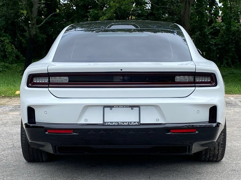 Used 2024 Dodge Charger Daytona R/T w/ Plus Group AWD/4WD image 6