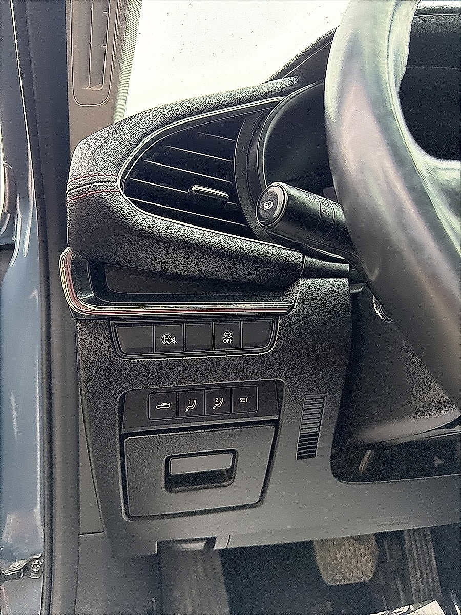 Used 2024 MAZDA MAZDA3 s image 13