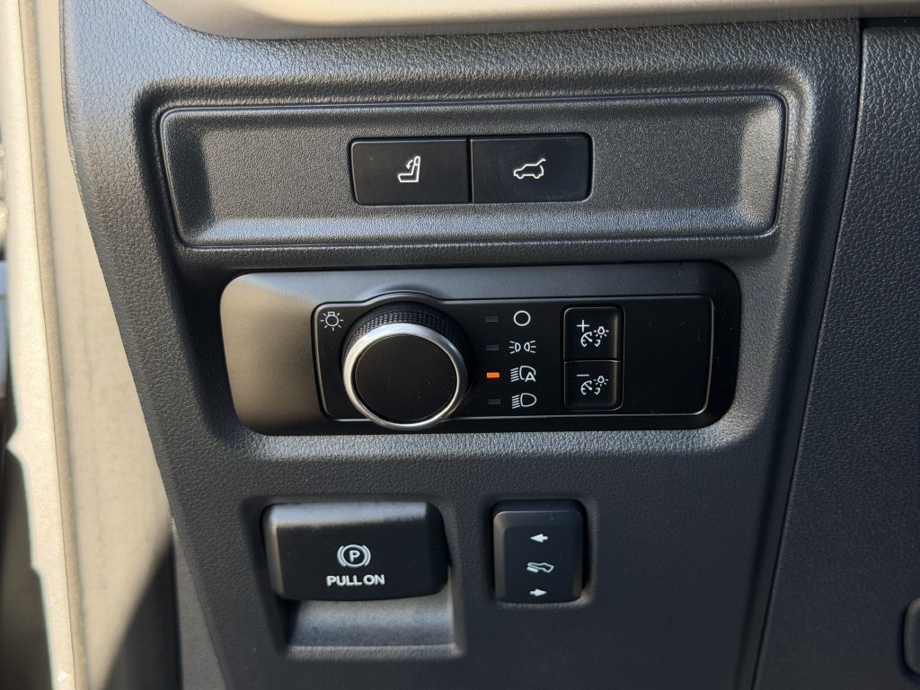 Used 2024 Ford Expedition XLT RWD image 21