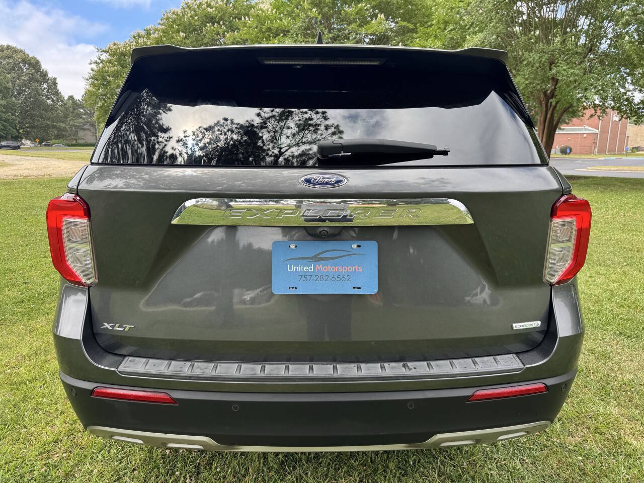 Used 2020 Ford Explorer XLT w/ Equipment Group 202A RWD image 9