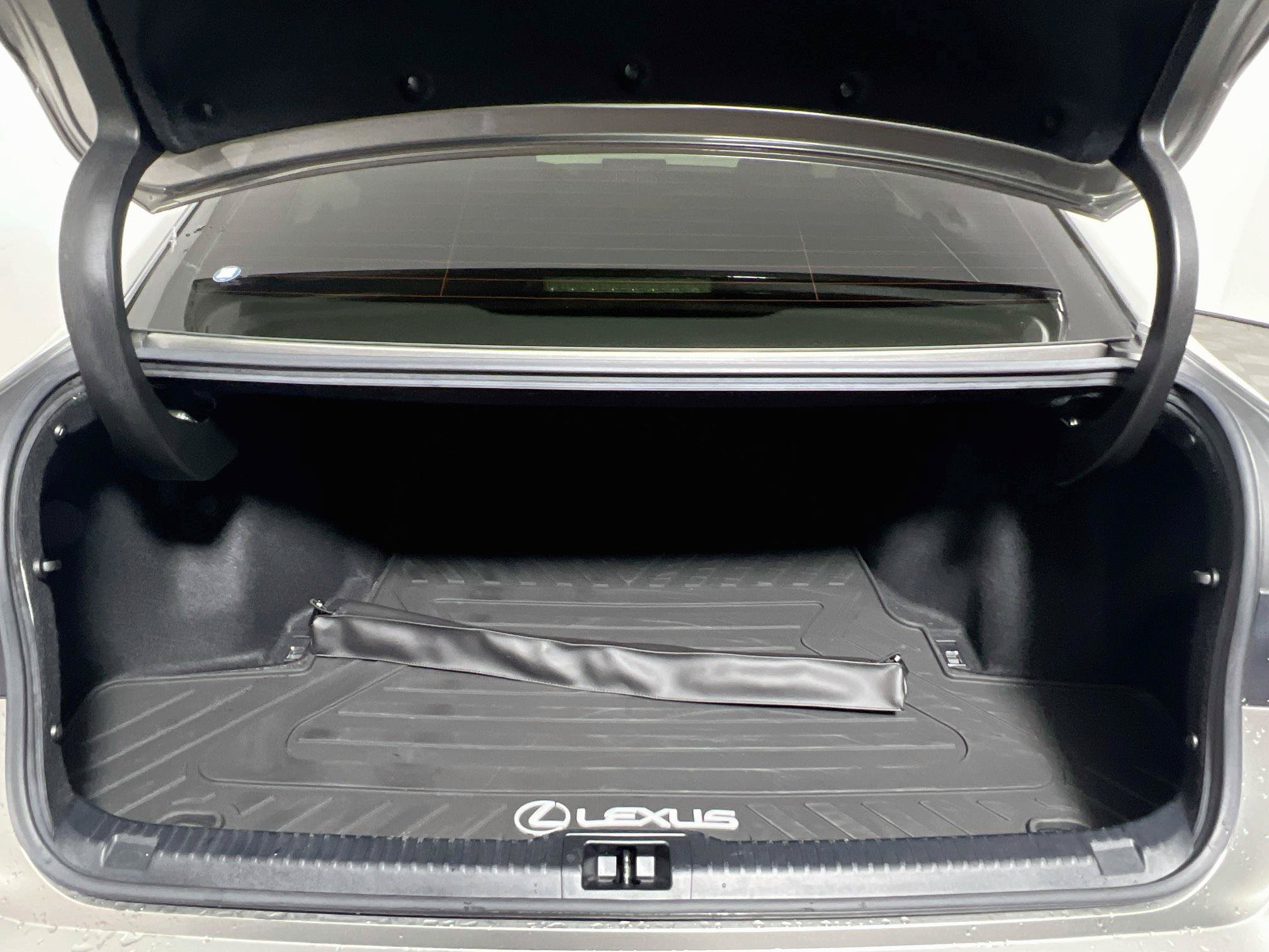 Used 2022 Lexus IS 350 F Sport w/ Accessory Package RWD image 33