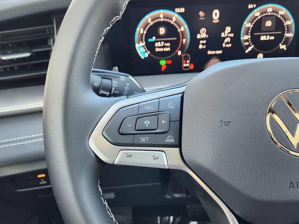 New 2026 Volkswagen Tiguan SE image 16