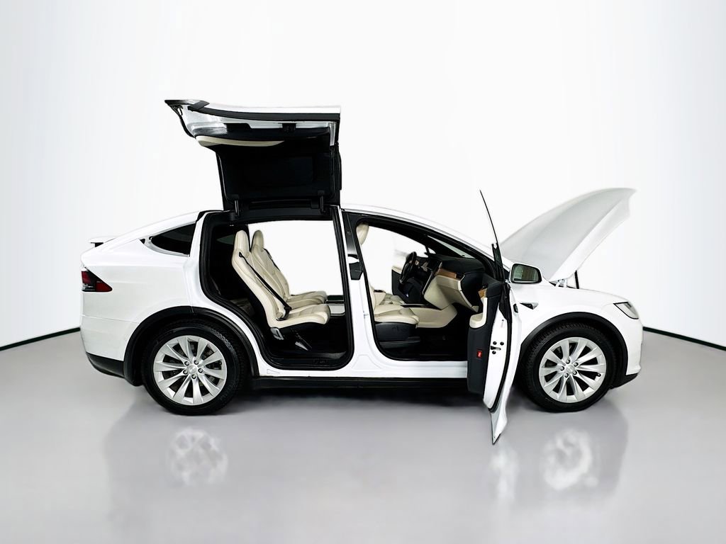 Used 2020 Tesla Model X Long Range image 34