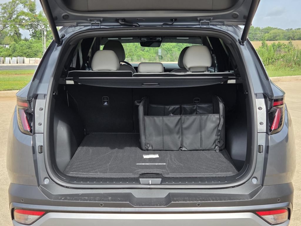 Certified 2026 Hyundai Tucson Limited FWD image 8
