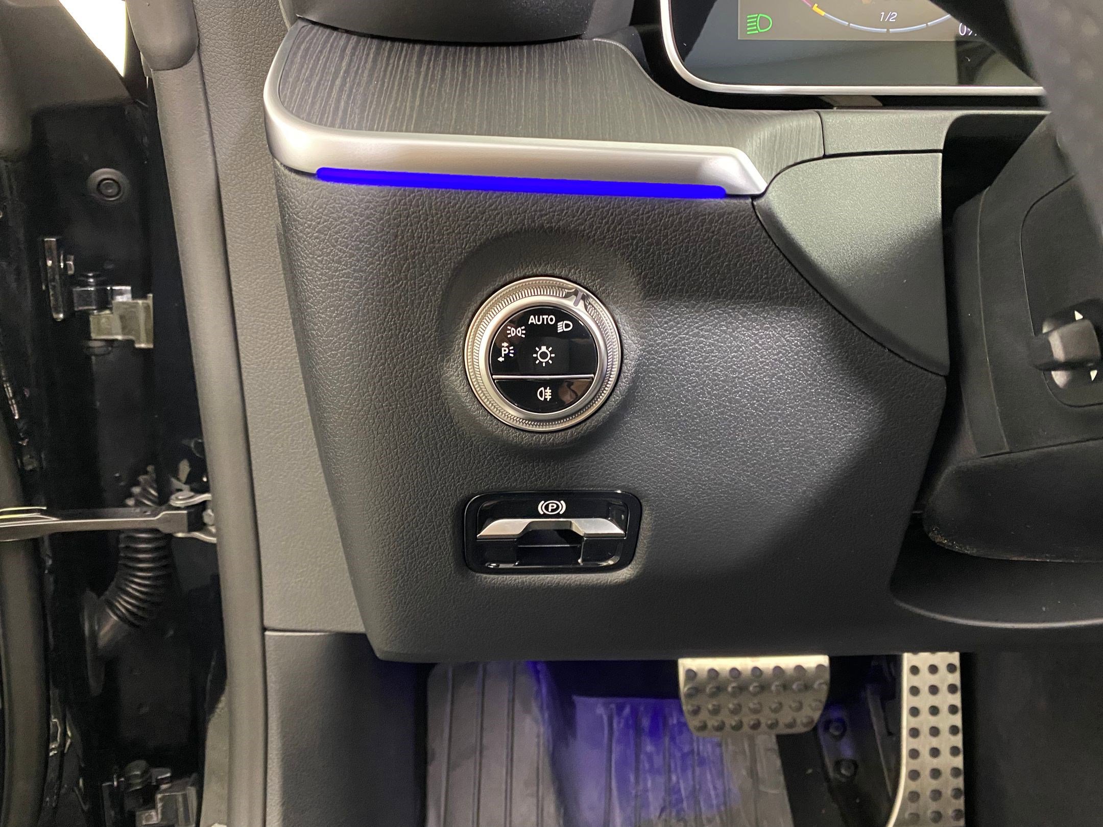 New 2026 Mercedes-Benz CLE 300 4MATIC Cabriolet image 16