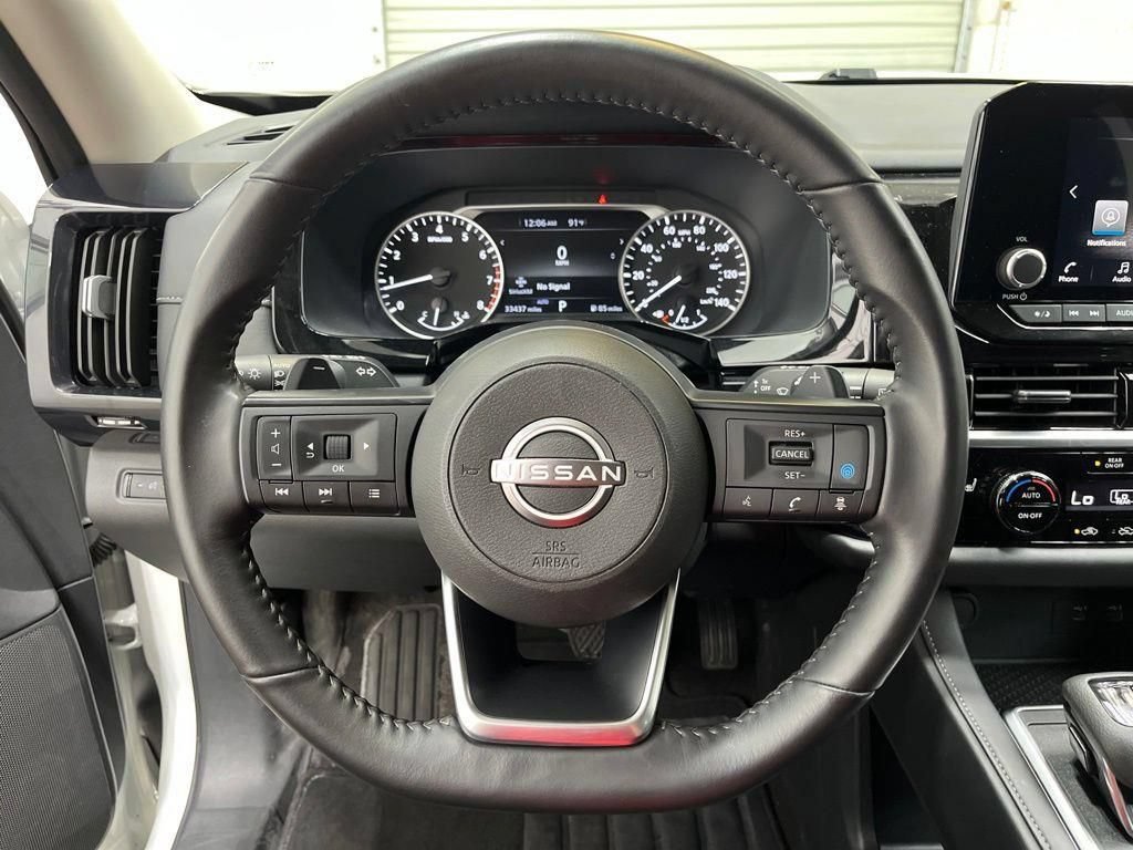 Used 2025 Nissan Pathfinder SV AWD/4WD image 15