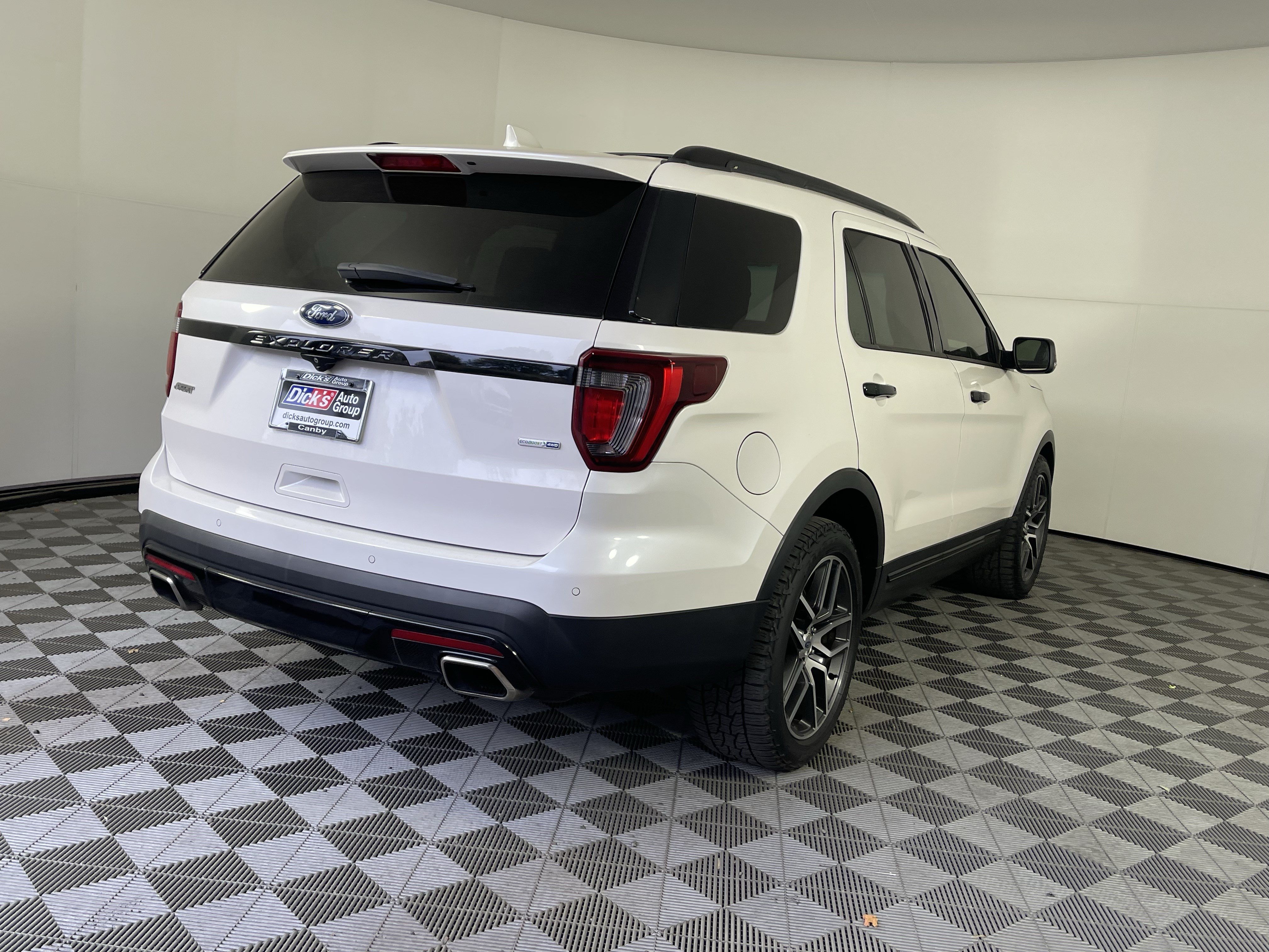 Used 2016 Ford Explorer Sport w/ Equipment Group 401A AWD/4WD image 5