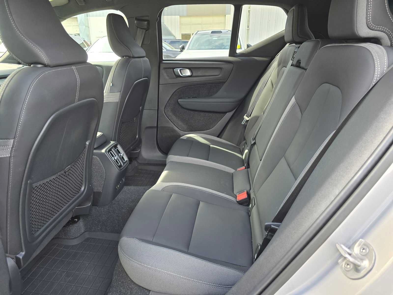 Certified 2023 Volvo XC40 Recharge Core w/ Protection Package Premier AWD/4WD image 17