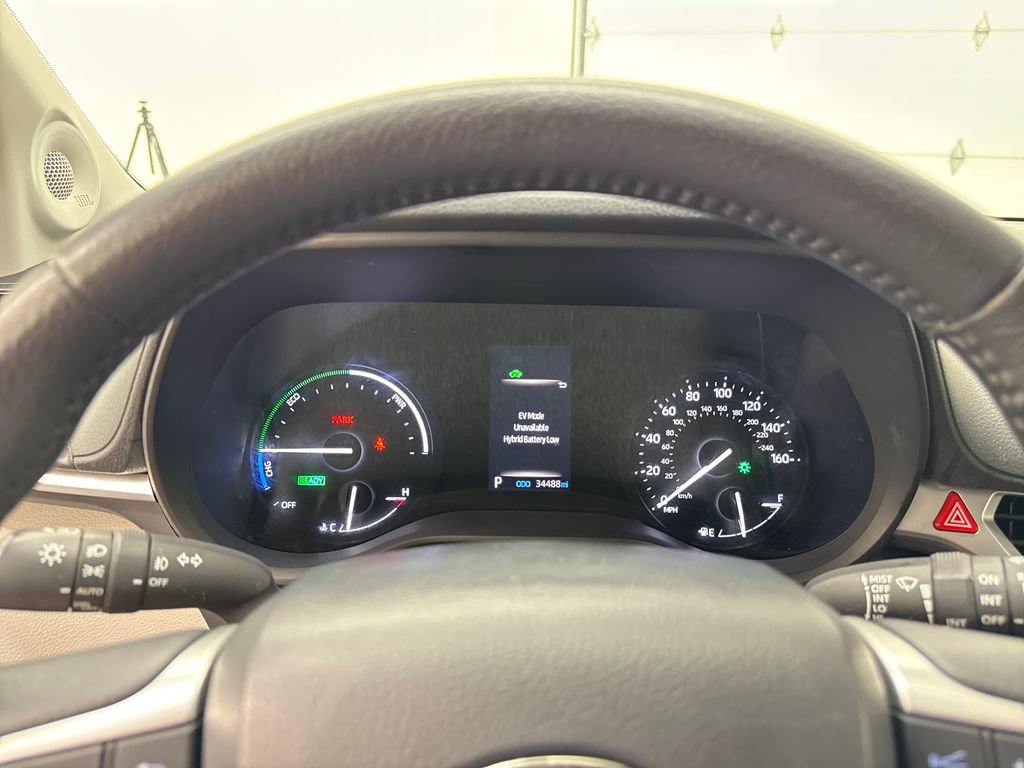 Used 2021 Toyota Sienna XLE w/ XLE Plus Package FWD image 16
