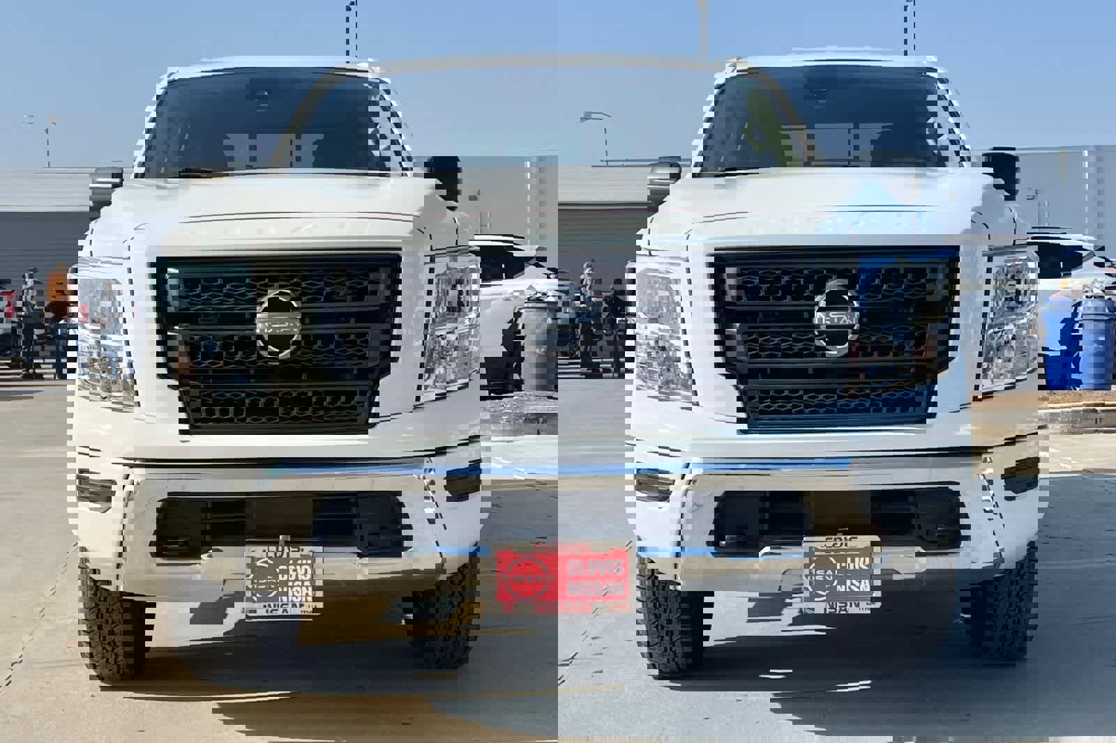 Used 2023 Nissan Titan SV image 11