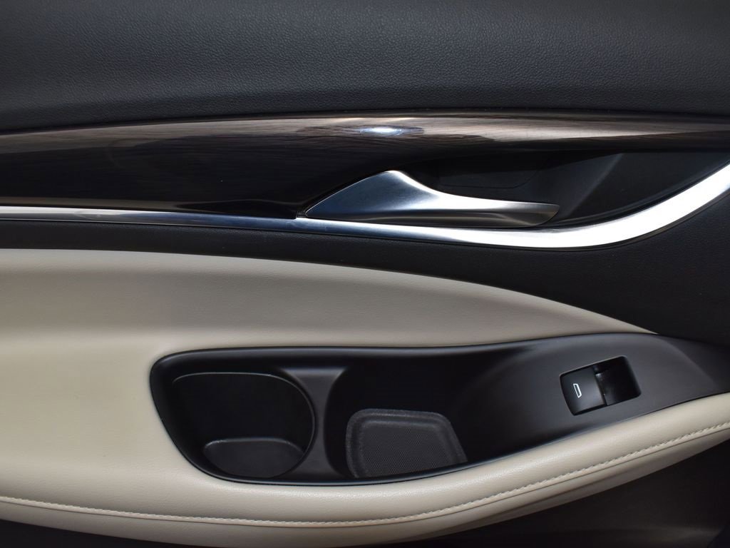 Used 2018 Buick Enclave Essence image 14