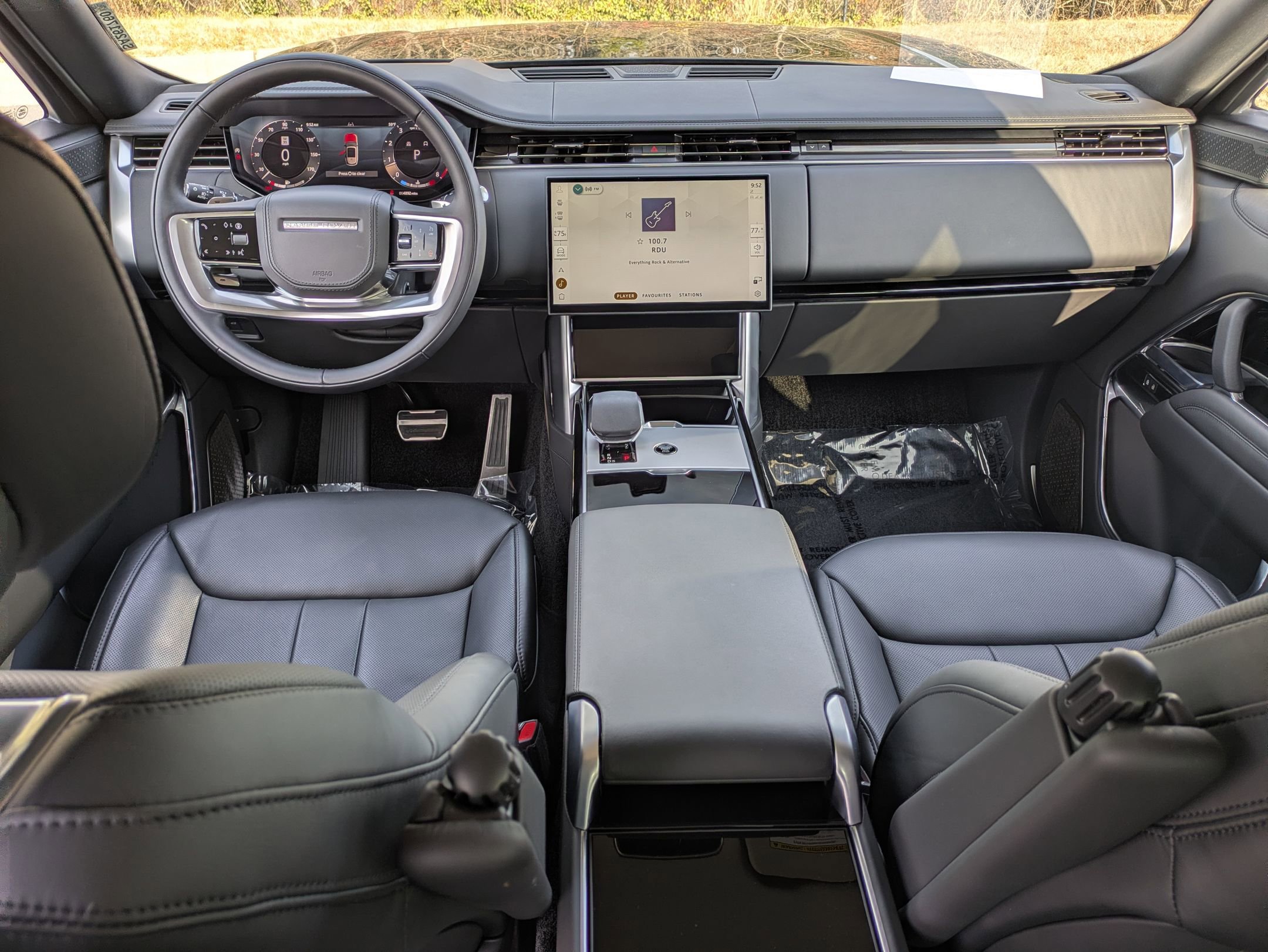 Used 2025 Land Rover Range Rover Long Wheelbase Autobiography image 24