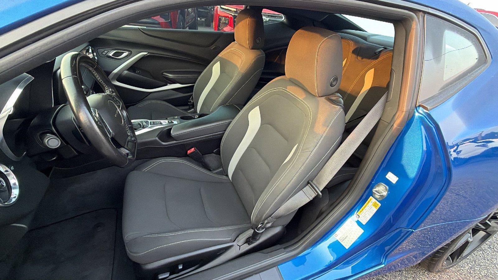 Used 2018 Chevrolet Camaro LT RWD image 4