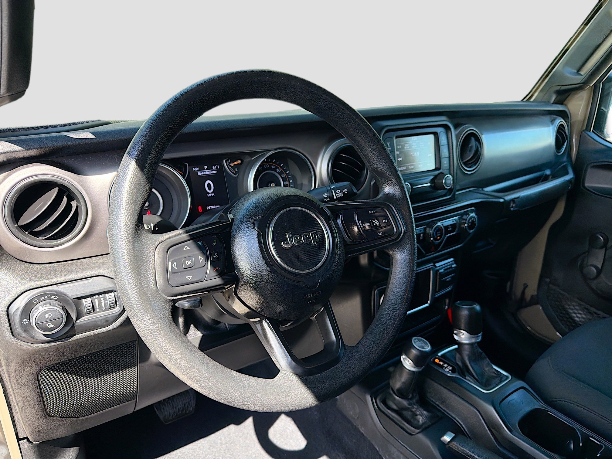 Used 2020 Jeep Gladiator Sport image 25