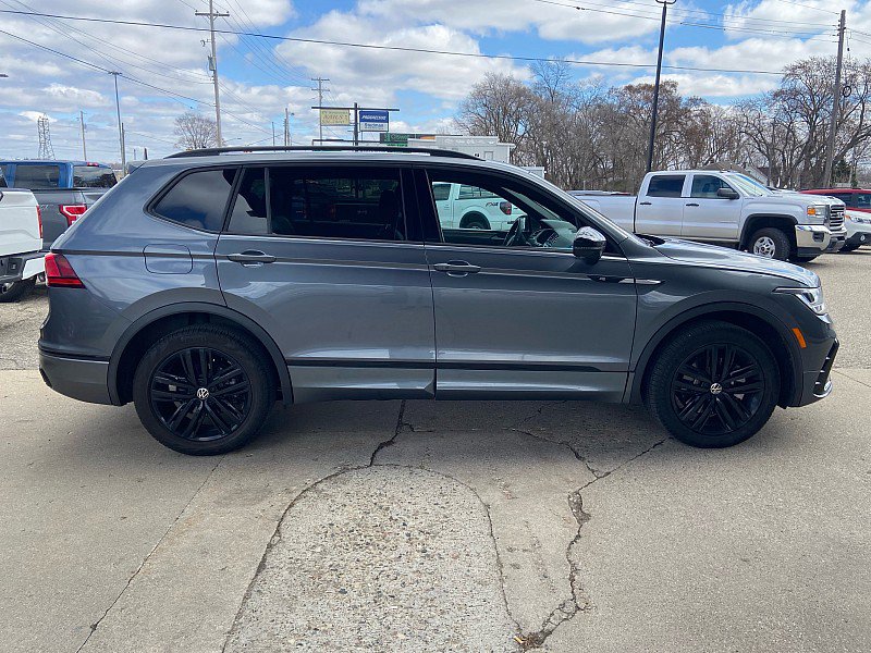 Used 2022 Volkswagen Tiguan SE R-Line image 5