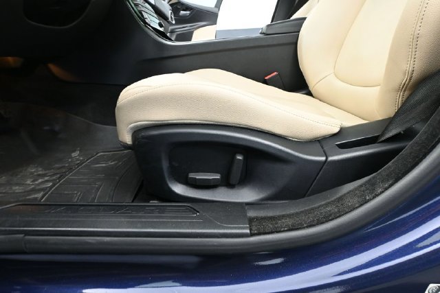 Used 2018 Jaguar XE Premium AWD/4WD image 17