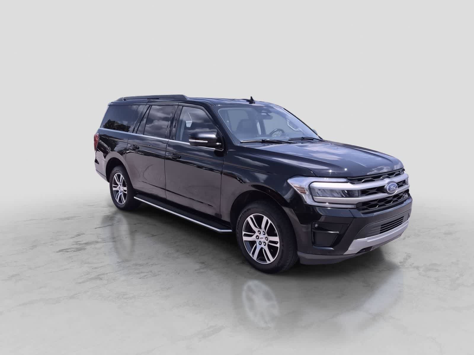 Used 2023 Ford Expedition Max XLT AWD/4WD image 2