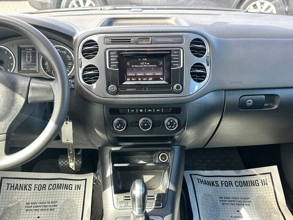 Used 2017 Volkswagen Tiguan S image 24