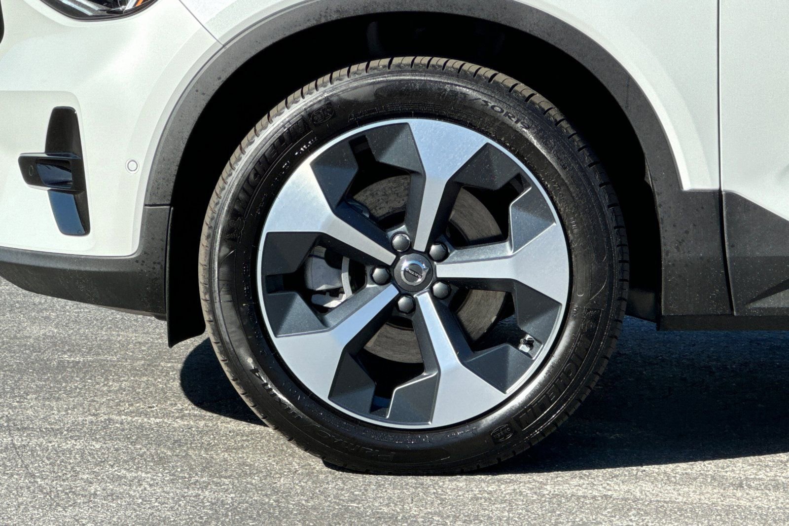 New 2026 Volvo XC40 B5 Plus w/ Protection Package Premier image 23