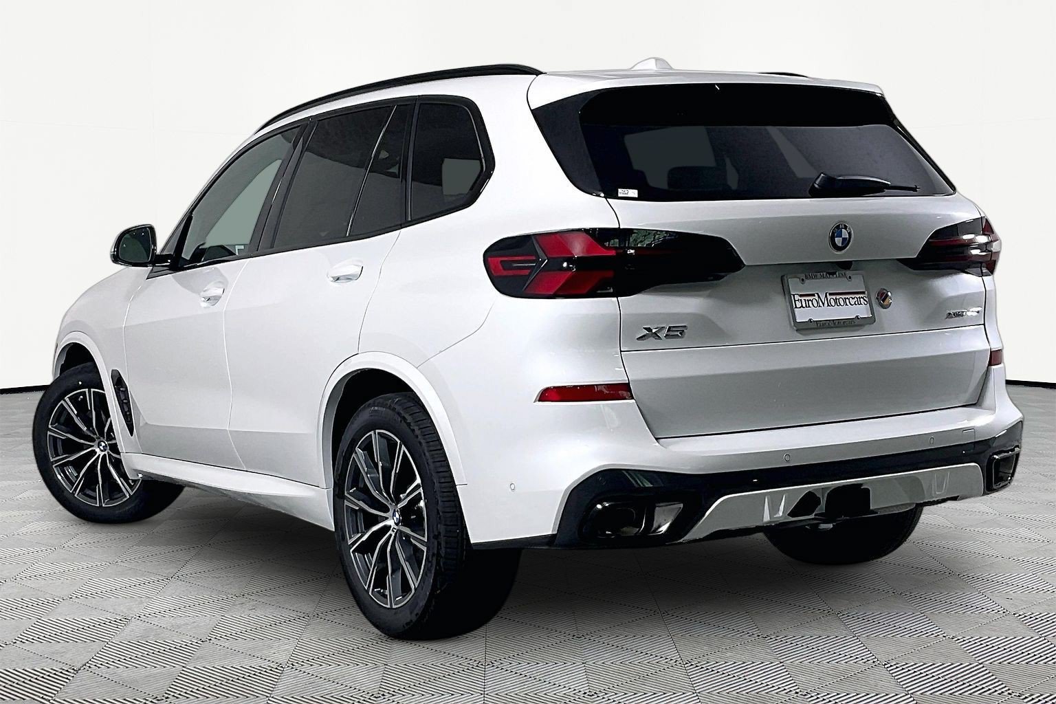 New 2026 BMW X5 xDrive40i w/ Executive Package AWD/4WD image 4