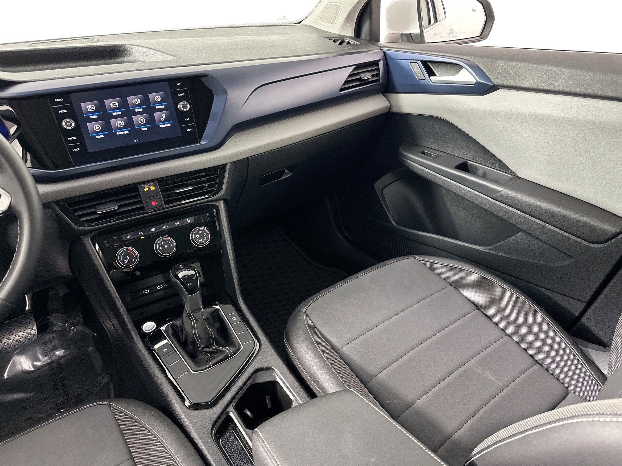 Used 2023 Volkswagen Taos SE image 23