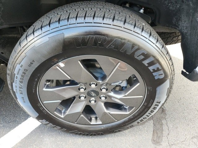 Used 2024 Ford F150 Lightning Lariat image 12