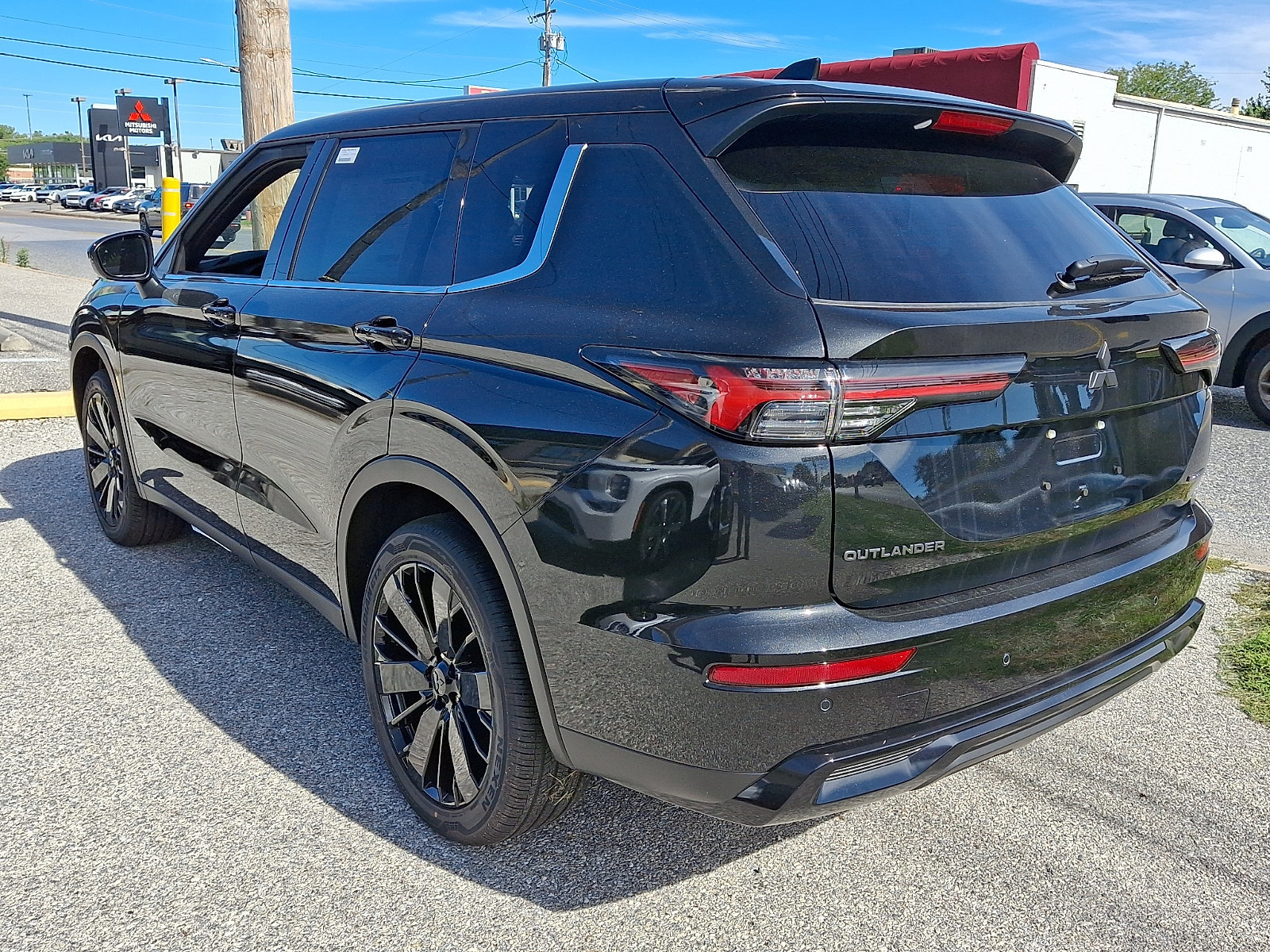 New 2026 Mitsubishi Outlander LE AWD/4WD image 5